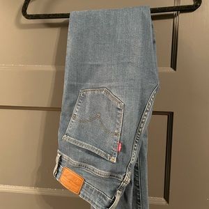 Levi’s Medium Wash Jeans